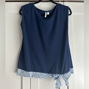 Elle Navy Blue Top Sz M